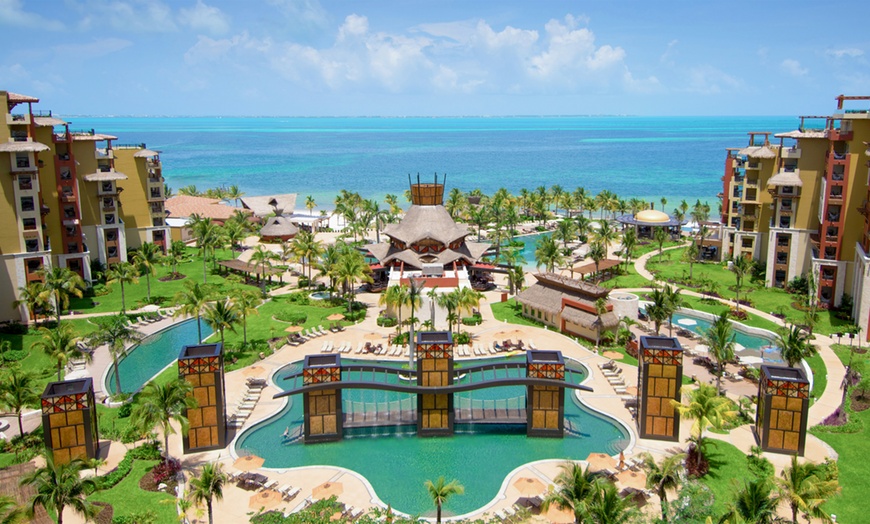 Cancun private cab to Villa del Palmar Cancun Luxury Beach Resort & Spa